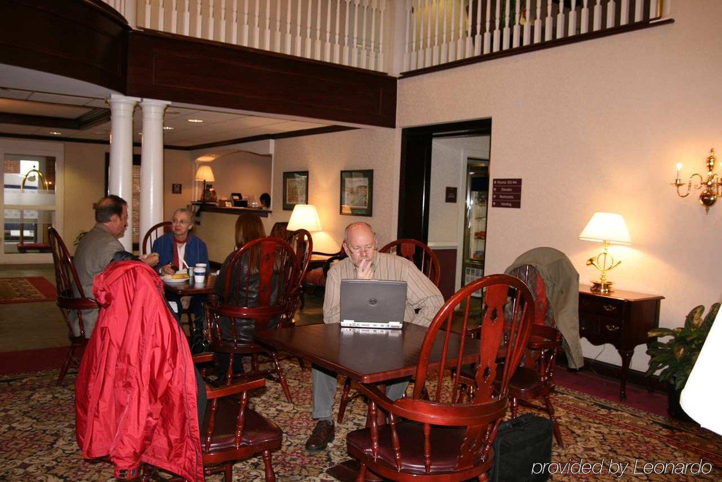 Hampton Inn & Suites Bethlehem Restoran fotoğraf